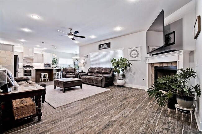 Building Photo - 10125 Raindrop Ln