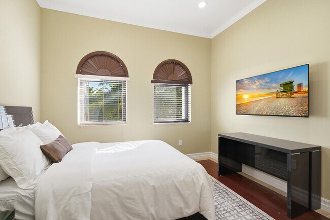 Building Photo - 10270 SW 58th St