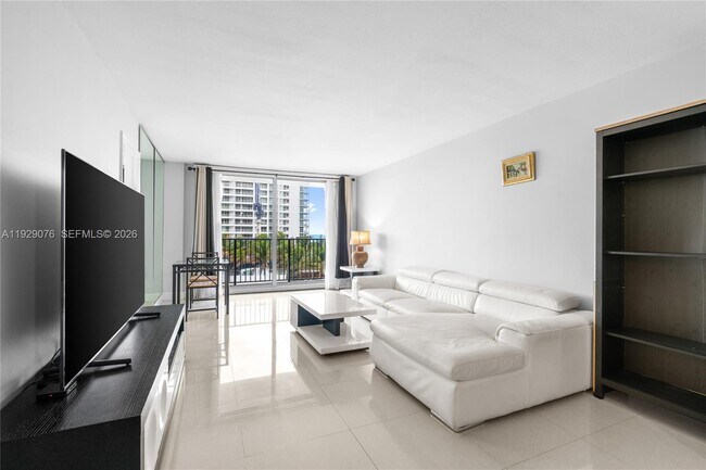 Building Photo - 9273 Collins Ave