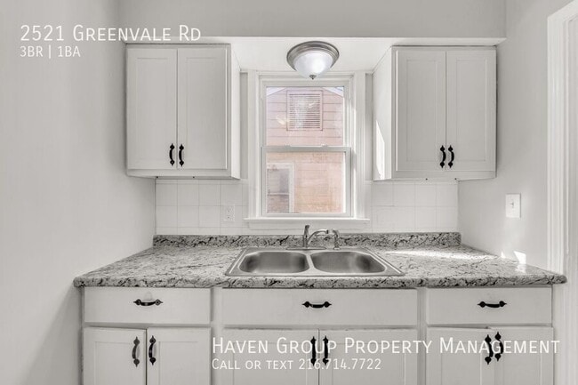 Building Photo - 2521 Greenvale Rd