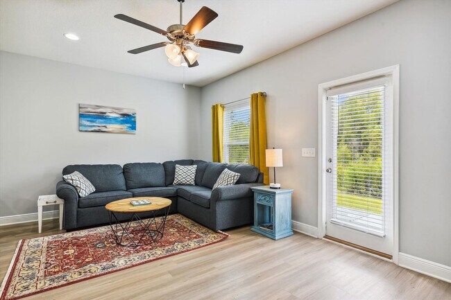 Building Photo - 7664 Shadow Lake Dr