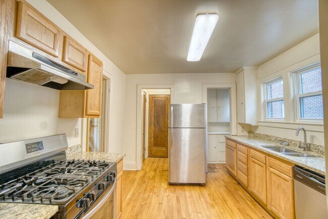 Building Photo - 400 Harvard Pl