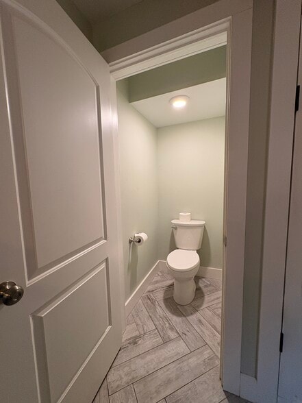 Building Photo - 104 Cottage Rd