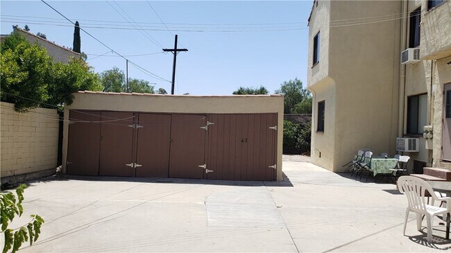 Building Photo - 622 Naranja Dr