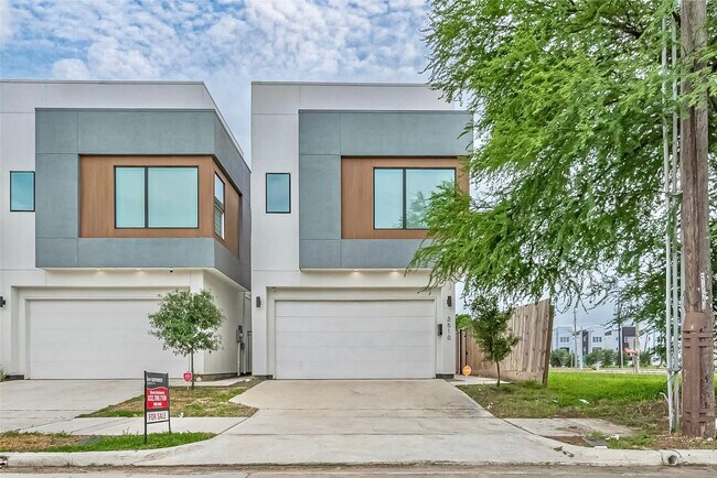 Building Photo - 3510 Hadley St