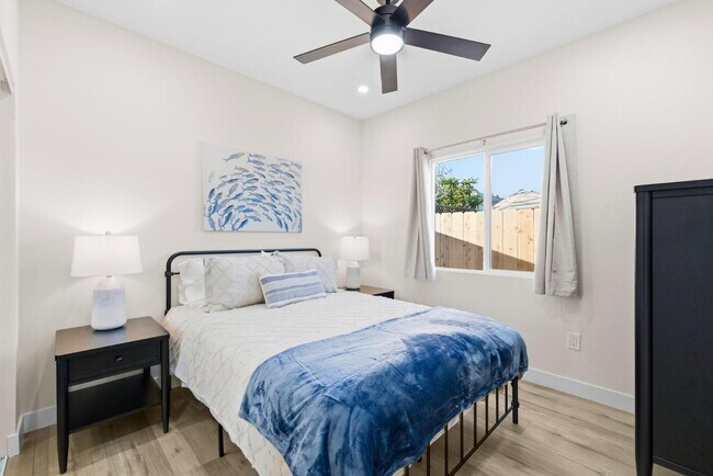 Building Photo - 436 Date Ave