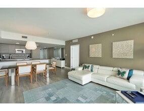 Building Photo - 400 Sunny Isles Blvd