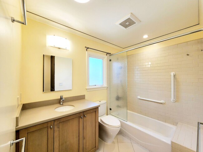 Building Photo - Lovely 2 bedroom house in San Mateo
