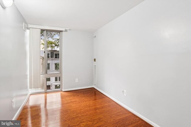 Building Photo - 950 25th St NW
