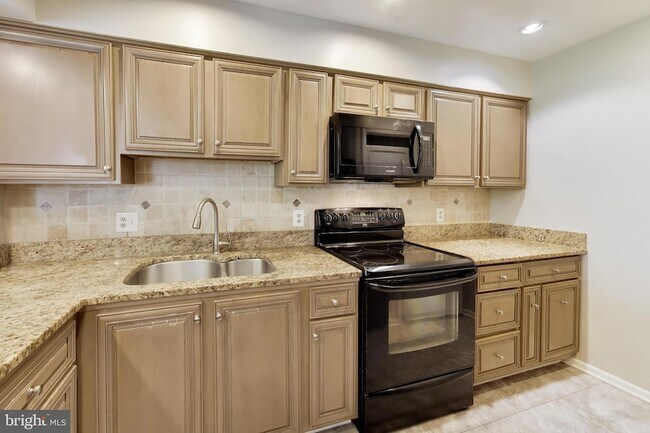 Building Photo - 10821 Hampton Mill Terrace