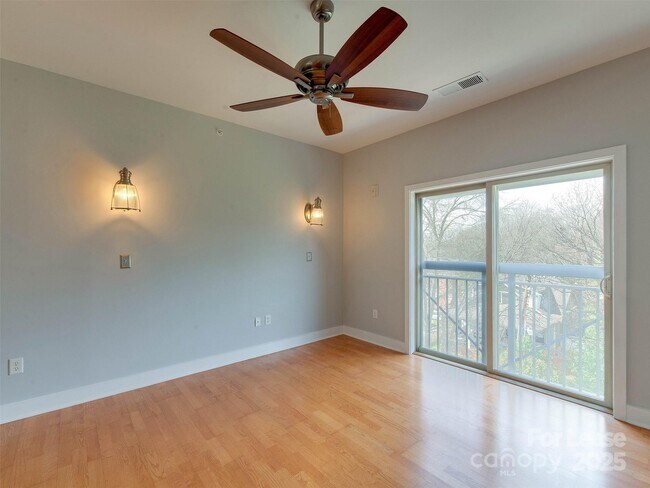 Building Photo - 630 Calvert St