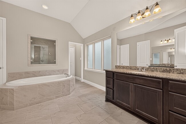 Building Photo - 27124 Holtwood Grove Rd