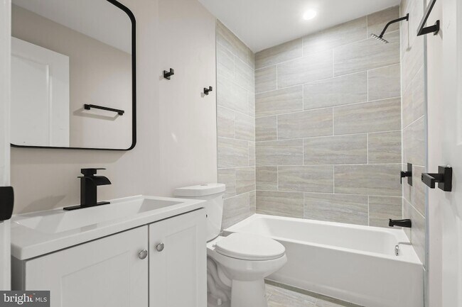 Building Photo - 505 McCabe Ave