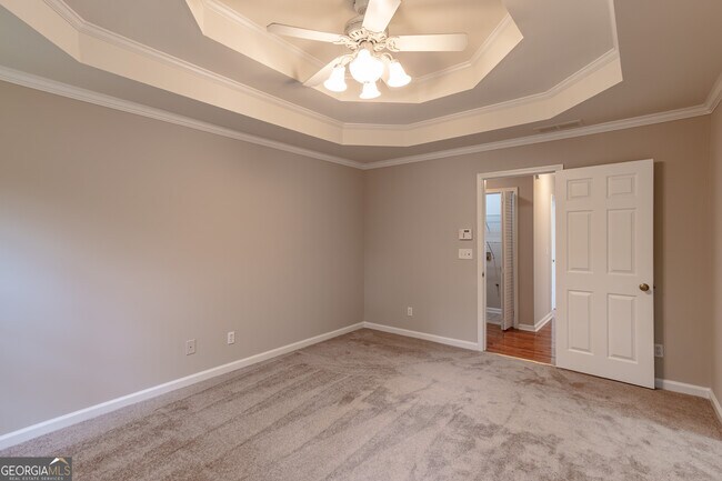 Building Photo - 705 Oxford Crest Ct NW