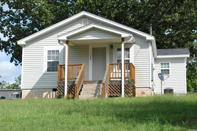 Primary Photo - 308 S 3rd St