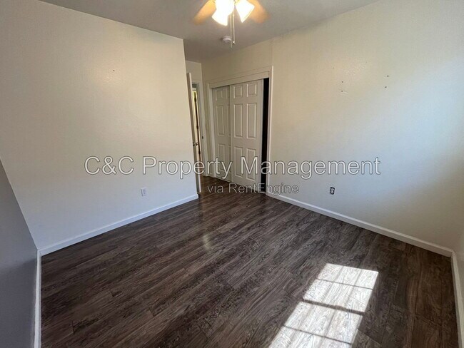 Building Photo - 1408 Fairway Dr