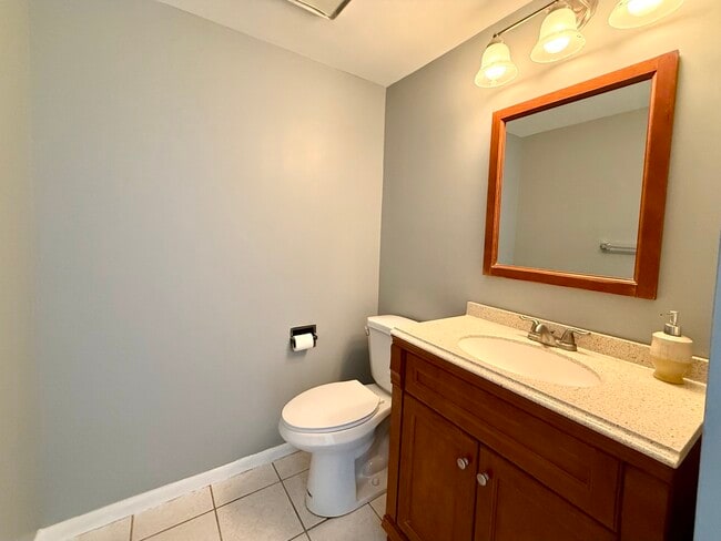 Building Photo - 100 Rumsey Pl