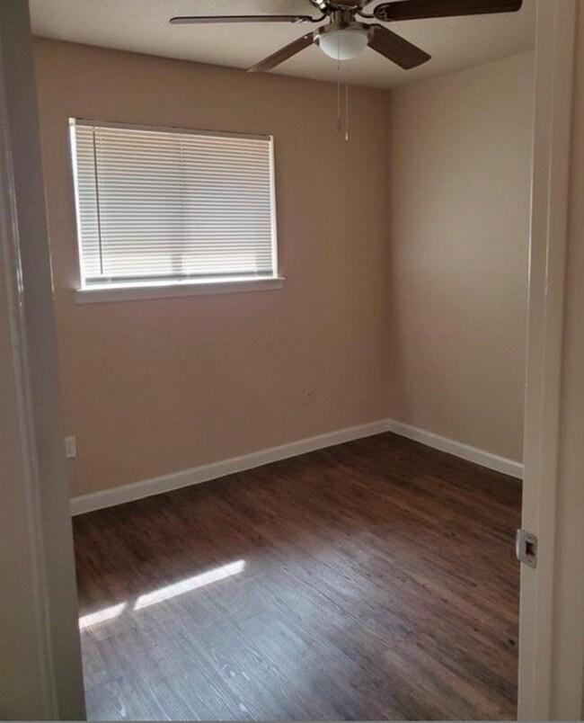 Bedroom - 4410 McCleester Dr