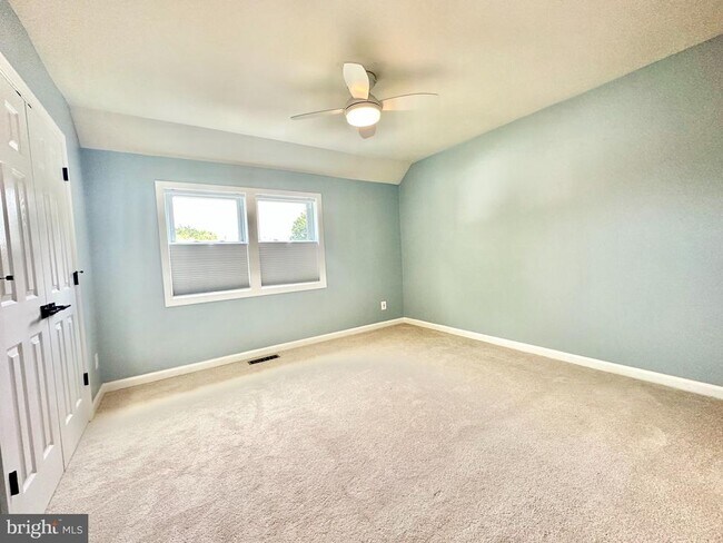 Building Photo - 1010 Bashford Ln