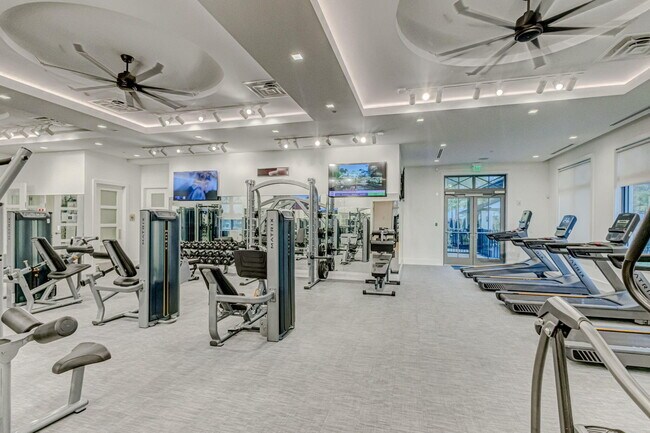 Building Photo - 9288 Crestview Cir