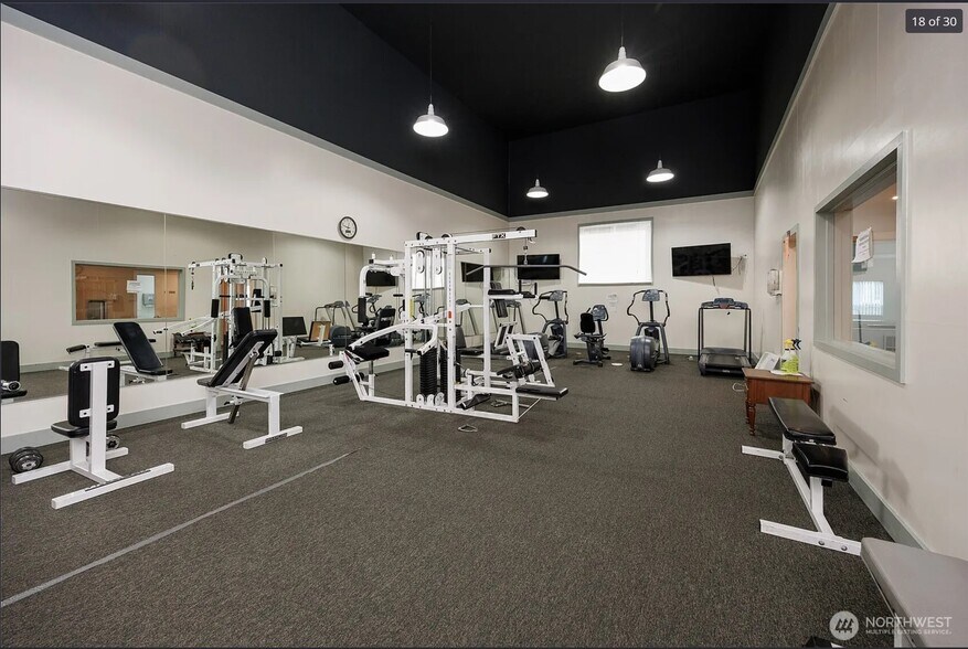Building Photo - 16817 Larch Way