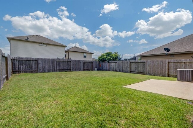 Building Photo - 6879 Dogwood Cliff Ln