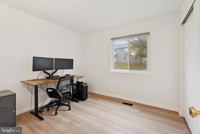 Building Photo - 207 Stockton Ct