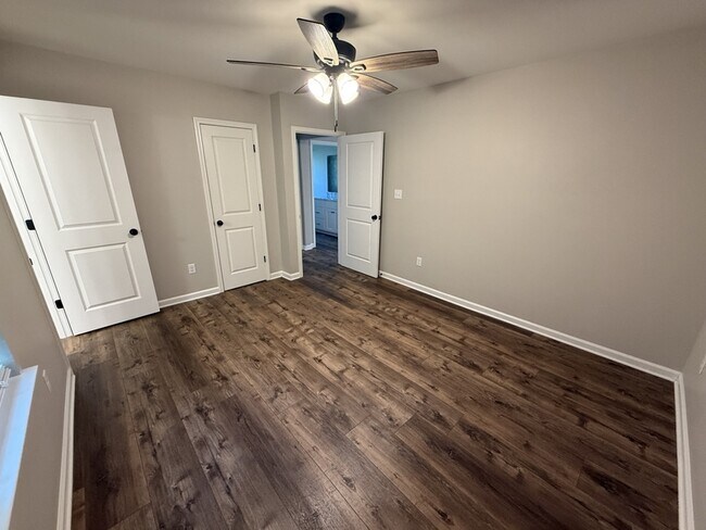 Building Photo - 6970 Raleigh Lagrange Dr