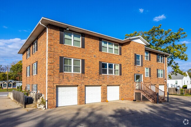 Building Photo - 5616 Hickman Rd