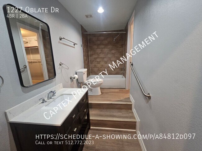 Building Photo - 1227 Oblate Dr