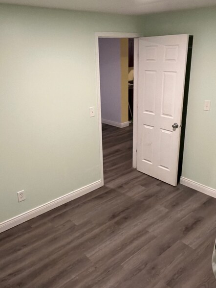 Building Photo - 1639 W 38th Pl