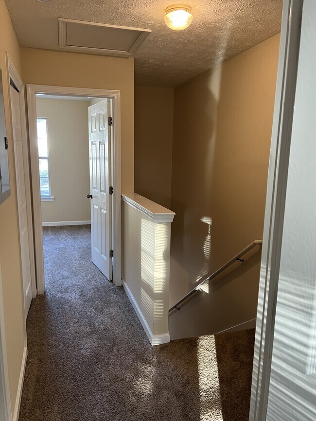 Building Photo - 5974 Sherwood Trace