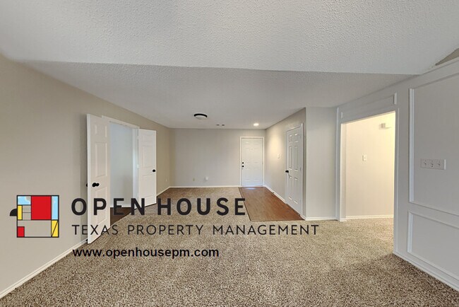 Building Photo - 2106 Turf Club Dr Arlington