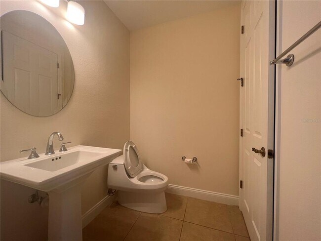 Building Photo - 3405 54th Dr W