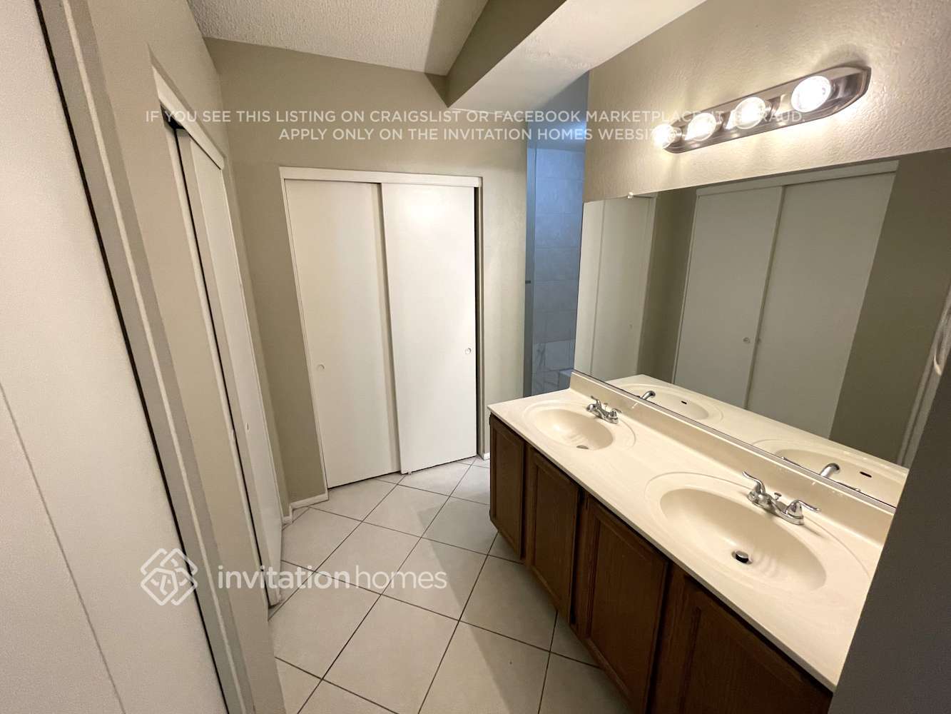 Building Photo - 10037 W Montecito Ave