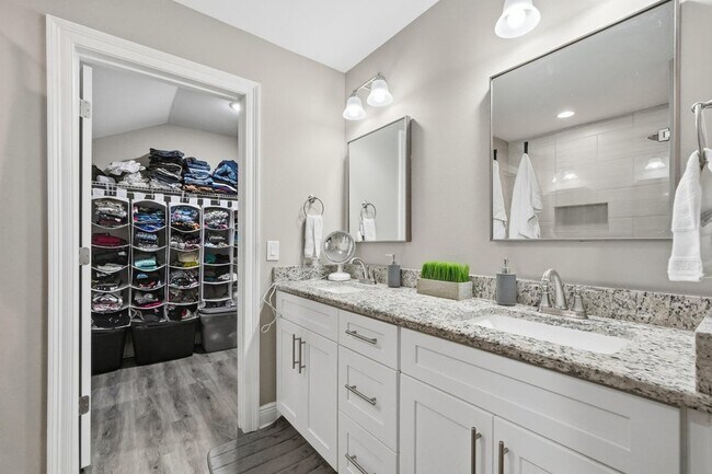 Building Photo - 2331 Hadleigh Hills Ct