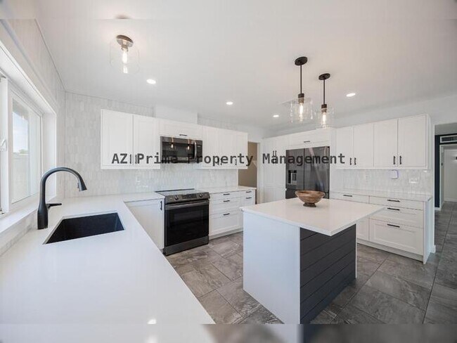 Building Photo - 10251 N 53rd Ave