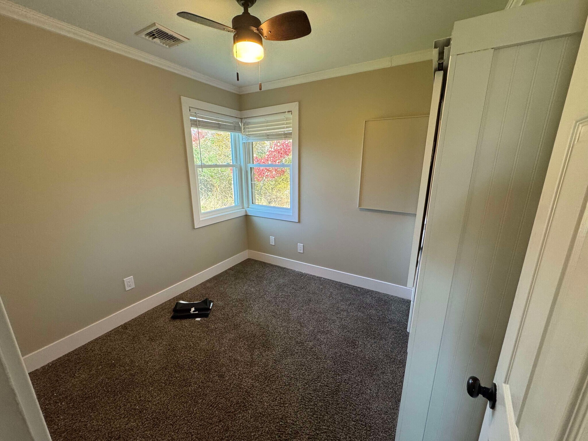 Building Photo - 28 Sheridan Dr