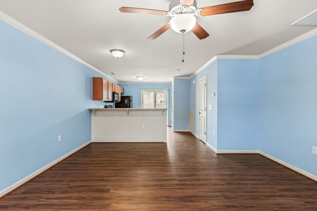 Building Photo - 404 Sullivan Loop Rd