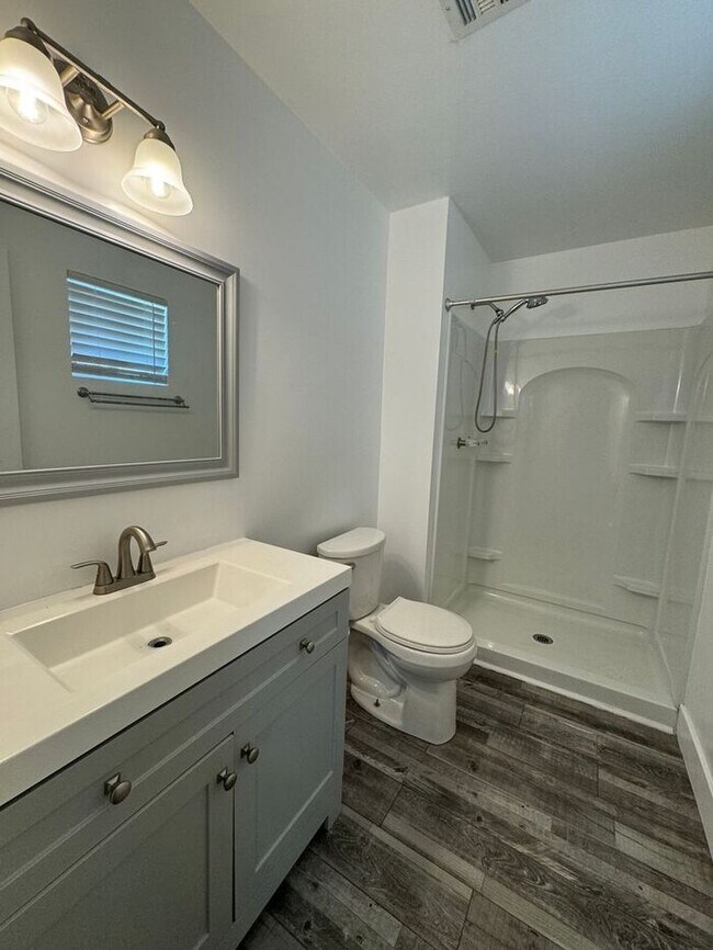 Building Photo - Apply Here: https://realty480pm.appfolio.c...