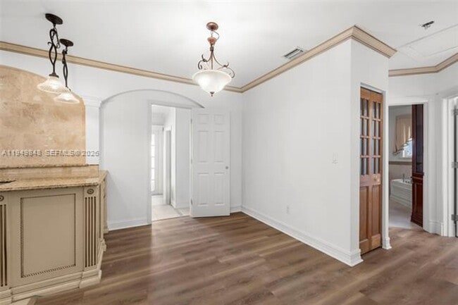 Building Photo - 3411 SW 27th St