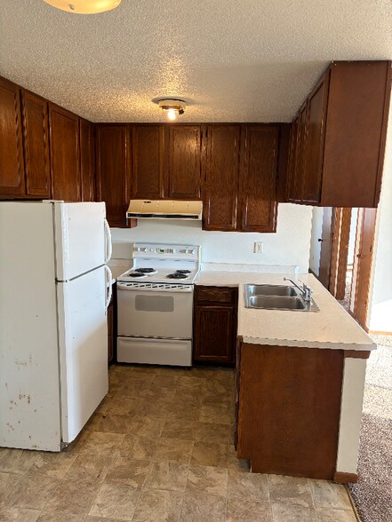 Building Photo - 1402 Division St W