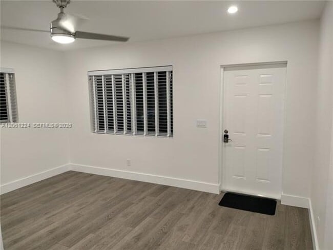 Building Photo - 2700 SW 28th Ct