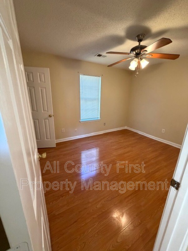 Building Photo - 2237 Hidden Creek Dr