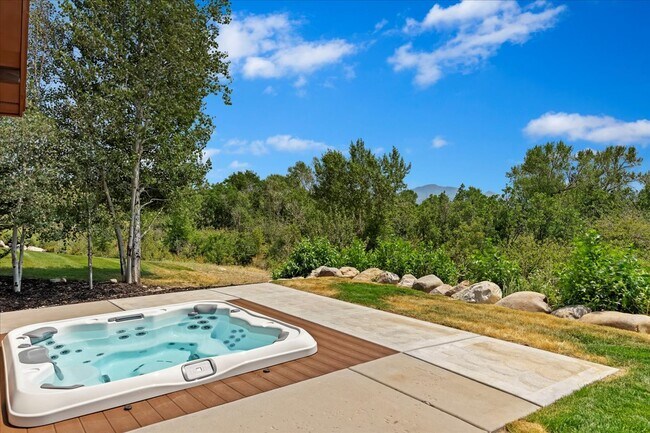 Building Photo - 4378 Sunrise Dr