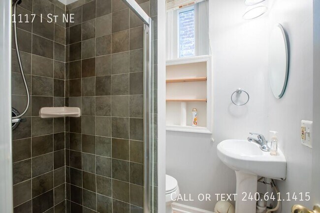Building Photo - 1117 I St NE