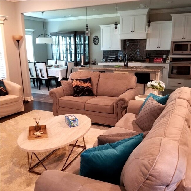 Building Photo - 5810 W Cane Hill Dr