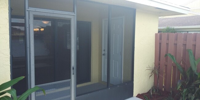 Building Photo - 5327 Tennis Ln
