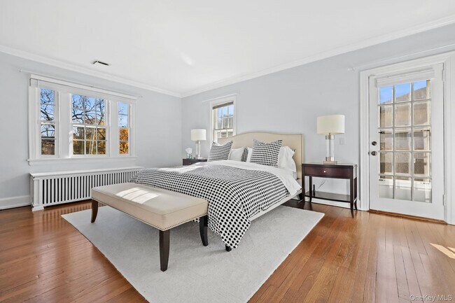 Building Photo - 16 Lyons Pl