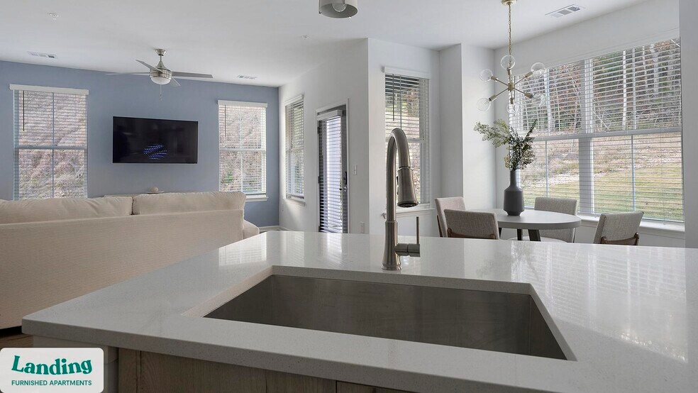 Building Photo - 2800 Milan Ct